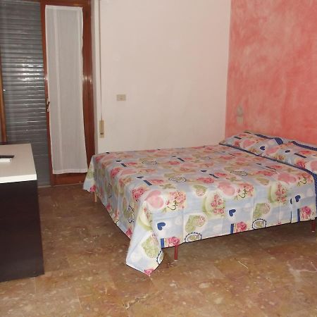 Hotel Sabbia D'Oro Pineto Exterior photo