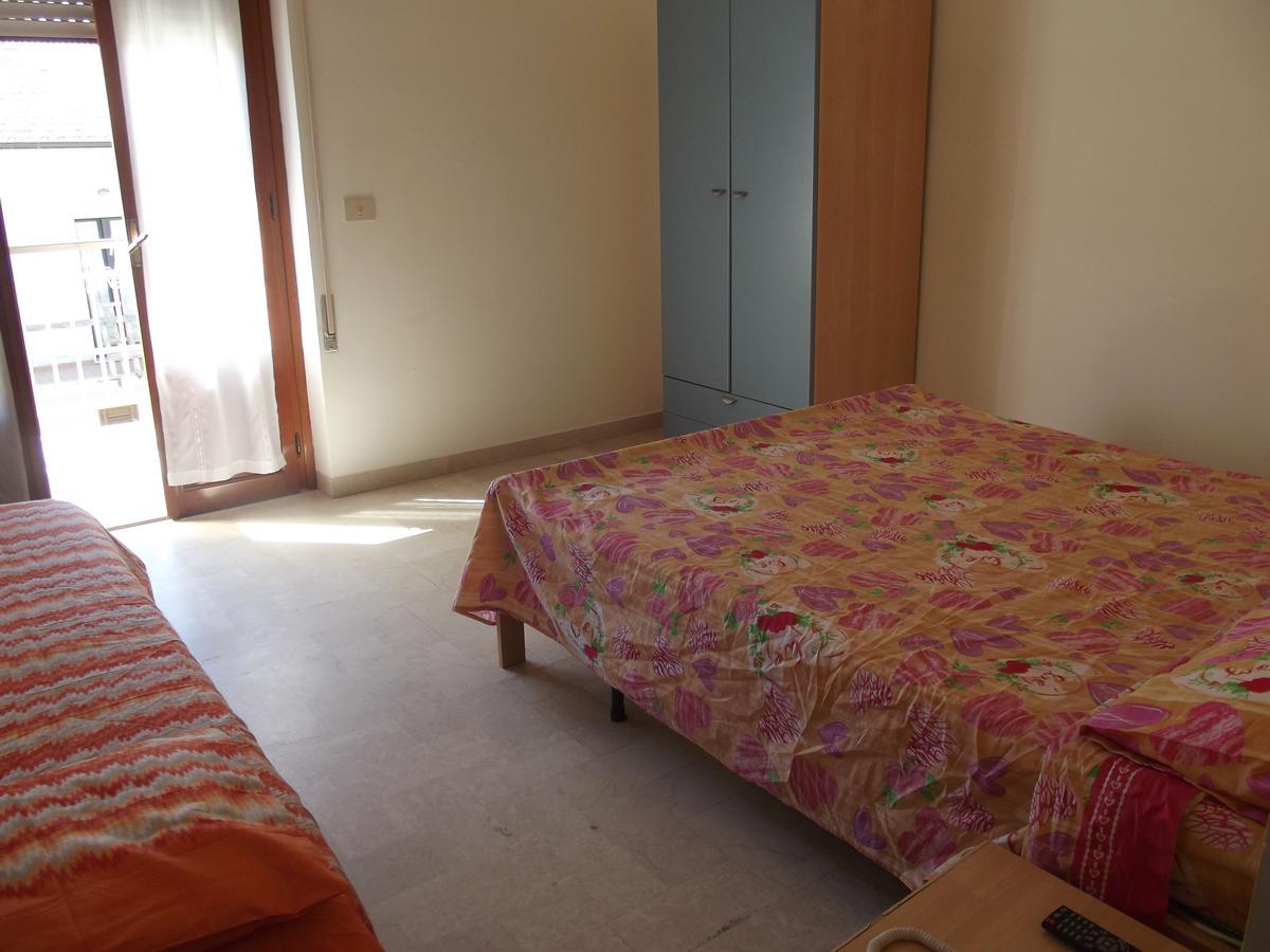 Hotel Sabbia D'Oro Pineto Exterior photo